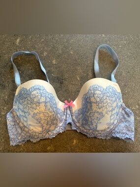 Victoria's Secret Dream Angels Light Blue Lace Push-Up Bra
